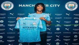 ناثان آكي لاعب مانشستر سيتي الجديد