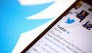 بعد قرصنة حسابات المشاهير.. طلب غريب من تويتر للمستخدمين