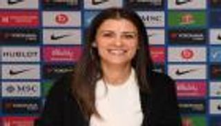 "جاسوسة تشيلسي" تضع هدية ثمينة على أبواب أرسنال