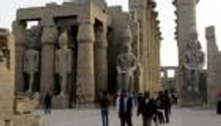 مصر تفرض شرطا رئيسيا لدخول الوافدين إلى أراضيها