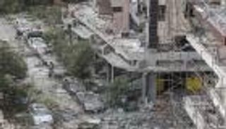 اللبنانيون يطاردون الوزراء في الطرقات بشعار "استقيلوا"