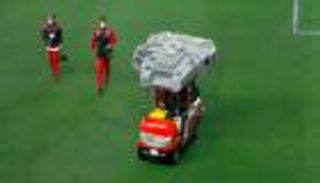 بالفيديو.. "سيارة فضائية" لنقل المصابين في الدوري المكسيكي