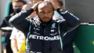 فورمولا 1.. هاميلتون يتراجع لصالح زميله في انطلاقة "الذكرى 70"