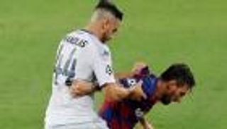 ميسي لا ينسى.. تصرف مفاجئ ضد مانولاس