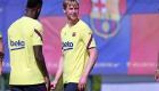 "لدغة نحلة".. تفاصيل إصابة نجم برشلونة