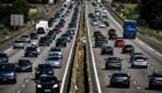 فرنسا تختنق بأزمات المرور.. وارتفاع "قياسي" في درجات الحرارة