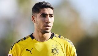 أشرف حكيمي بقميص بروسيا دورتموند