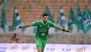 عمر السومة مهاجم الأهلي السعودي
