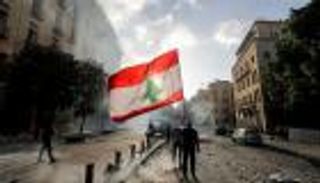 حكومة دياب.. "حزب الله" وعون يضغطان لعدم إسقاطها