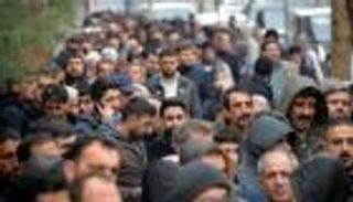 طوابير العاطلين.. 3.8 مليون قنبلة موقوتة في شوارع تركيا
