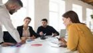 اليوم العالمي للشباب.. 39.5% نسبة المساهمة بقوة العمل في مصر