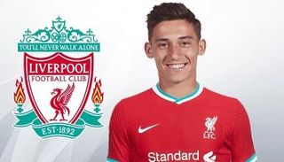 كوستاس لاعب ليفربول الجديد