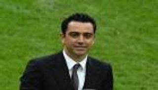 تشافي يهاجم الإدارة: لن أعود لبرشلونة