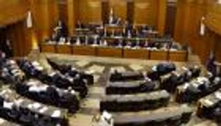 "طوارئ بيروت".. مصادقة برلمانية في غياب "الكتائب"