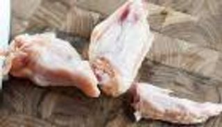 أجنحة دجاج بـ"كورونا".. الصين تكتشف الفيروس في شحنة مستوردة