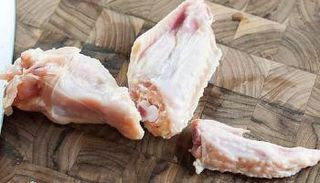 أجنحة دجاج - أرشيفية