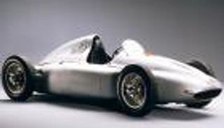 محركات غيرت صناعة السيارات.. أحدها هبط من السماء إلى مضمار السباق