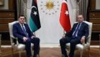 خبراء يكشفون خطط تركيا للسيطرة على الاقتصاد الليبي
