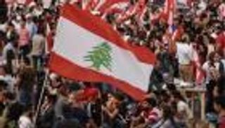 إيران تحرض ضد متظاهري لبنان.. حماية لحليفها حزب الله