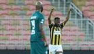 الدوري السعودي.. ركلة فهد المولد تنعش آمال الاتحاد في البقاء