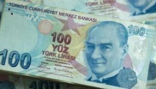 أردوغان يفشل في وقف انهيار الليرة