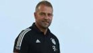 بعد إسقاط برشلونة.. فليك يقود المدربين الألمان لإنجاز تاريخي