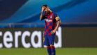 صورة.. تير شتيجن "حارس خاص" لمنع ميسي من الهروب