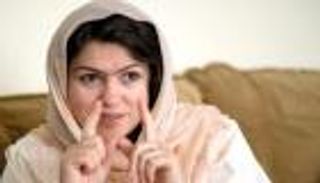 إصابة ناشطة من فريق التفاوض الأفغاني في هجوم قرب كابول