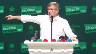 أحمد داود أوغلو خلال المؤتمر