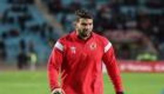 17 تغريدة تطرد شريف إكرامي من الأهلي المصري