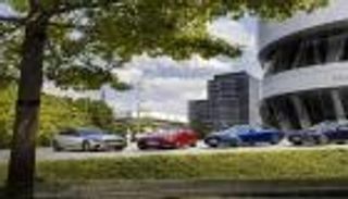 مرسيدس تستعد لإطلاق نسخة الأوامر الصوتية من فئة E الجديدة