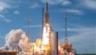 إطلاق الصاروخ "أريان 5" بنجاح بعد إرجائه 3 مرات