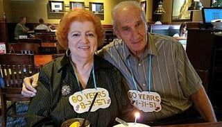 صورة تجمع الزوج والزوجة الذين توفيا معا بسبب كورونا