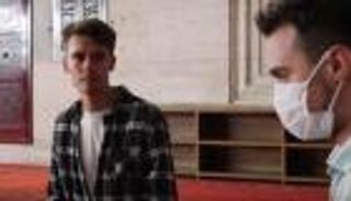 يوتيوبر بريطاني يشهر إسلامه في فيديو مفاجئ لمتابعيه: أكبر خطوة في حياتي