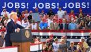 مليون وظيفة شهريا.. ترامب يخاطب ود الناخبين على حساب الصين