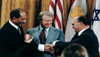 لحظة توقيع معاهدة السلام بين مصر وإسرائيل- أرشيفية
