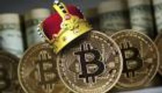 بيتكوين تقترب من كسر حاجز 13 ألف دولار