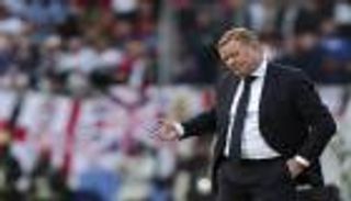 مدرب مؤقت وقائمة بلاعبين جدد.. ماذا يحدث في هولندا بعد رحيل كومان؟