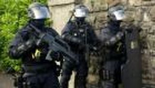 القبض على 9 أشخاص بتهمة الإرهاب بأيرلندا الشمالية