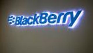 القادمون من الخلف.. عودة هواتف بلاك بيري للحياة