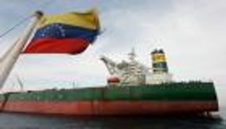 إدارة ترامب تدرس فرض عقوبات أكثر شدة على "نفط فنزويلا"