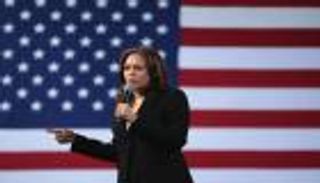 تنفيذا لوصية أمها.. هاريس تترشح رسميا لمنصب نائب الرئيس