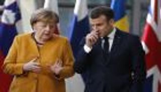 الرئيس الفرنسي: نشدد على رفضنا التدخلات الخارجية في ليبيا