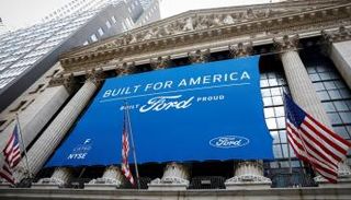 الواجهة الأمامية لبورصة نيويورك - رويترز