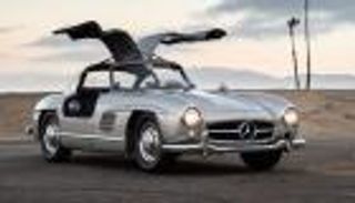 أبرز 10 سيارات اشتهرت بتصميم "الأبواب المجنحة"