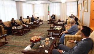 جانب من استقبال الرئيس الجزائري لأعضاء "القوى الوطنية للإصلاح" 