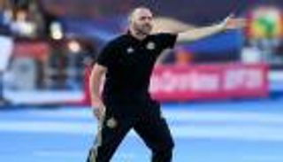 بلماضي يدرس استبعاد ثنائي الدوري السعودي من تشكيلة الجزائر