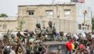 واشنطن تعلق تعاونها العسكري مع مالي بعد الإطاحة بالرئيس