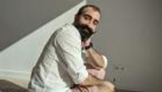 رجل قال لا.. كيف يجند الحرس الثوري العملاء في الخارج؟