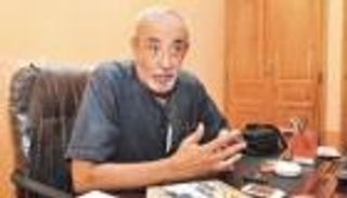 وفاة الجزائري محمد العزوني.. "الشرطي المخفي" يودع "طريق السلامة"